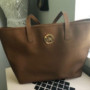Michael Kors Jet Set Travel Tote